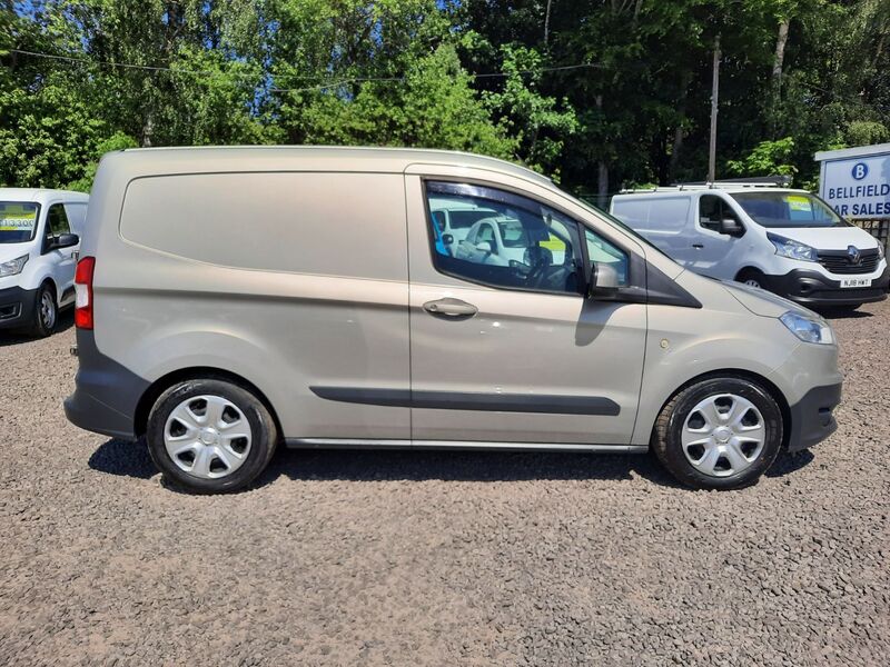 FORD TRANSIT COURIER